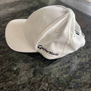 ⛳️Classic Taylor Made baseball golf hat - one size fits most. Excellent!